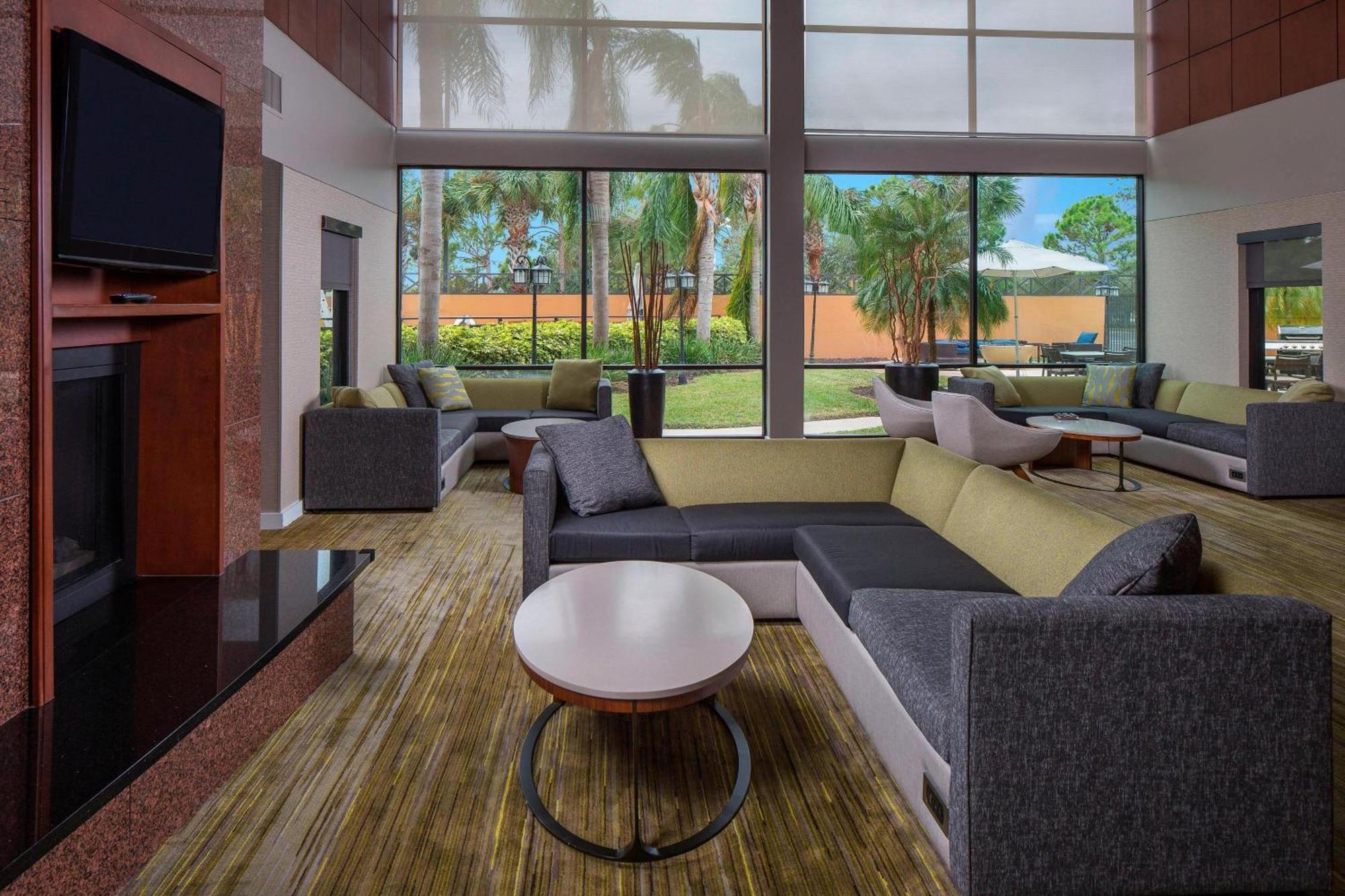 Courtyard By Marriott Daytona Beach Speedway/Airport Exterior photo